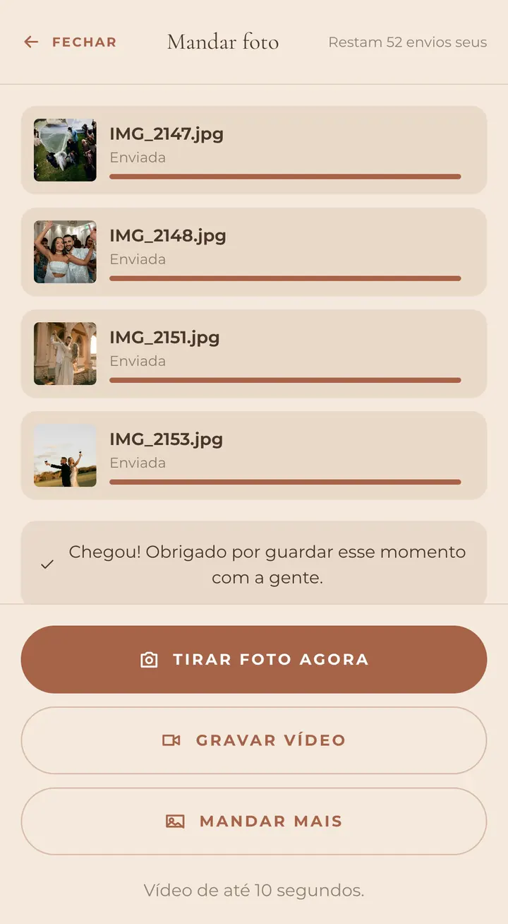 Fotos enviadas pela convidada, cada uma com a barra de envio completa e o agradecimento do casal