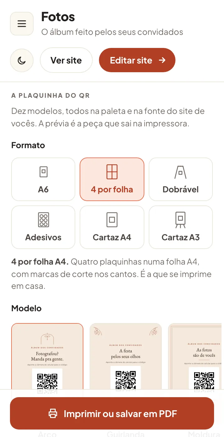Estúdio da plaquinha no painel, com os seis formatos em botões (A6, 4 por folha, dobrável, adesivos, cartaz A4 e cartaz A3) e os modelos nas cores do site
